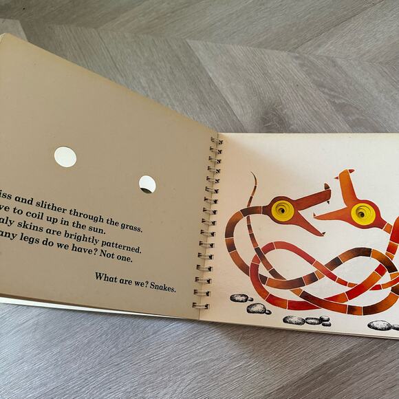 I Am An Owl Spiral Bound Poke & Look Board Book Vintage 1981 - Picture 4 of 12